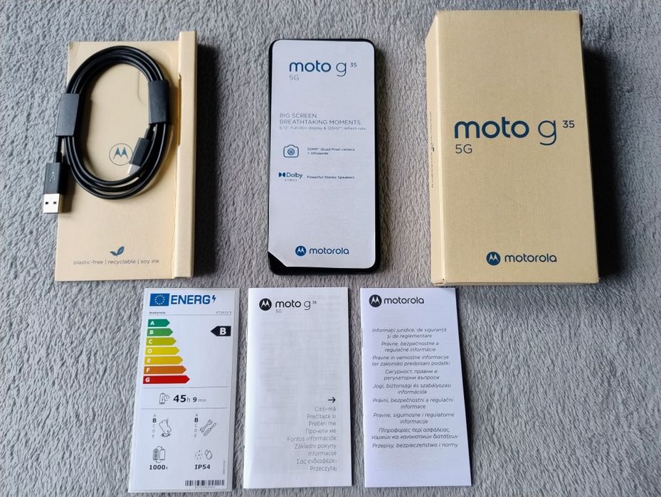 Motorola Moto G35 5G 8/128 GB - kolor Leaf Green - jak nowa - zestaw