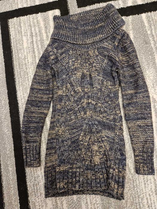 Dlugi,cieply sweter z golfem