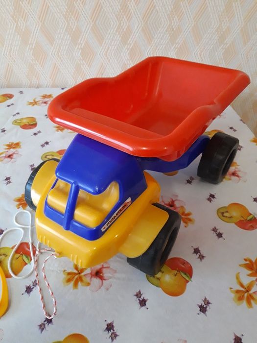 Машинка дитяча .