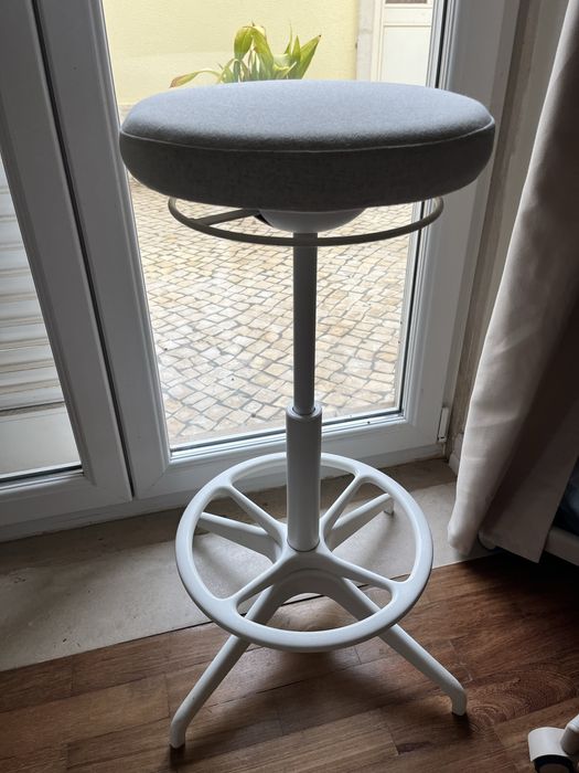 IKEA LIDKULLEN banco apoio em pé/sentado Gunnared bege