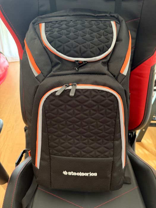 Mochila STEELSERIES Gaming (Universal - 17'' - Preto) COMO NOVA!!