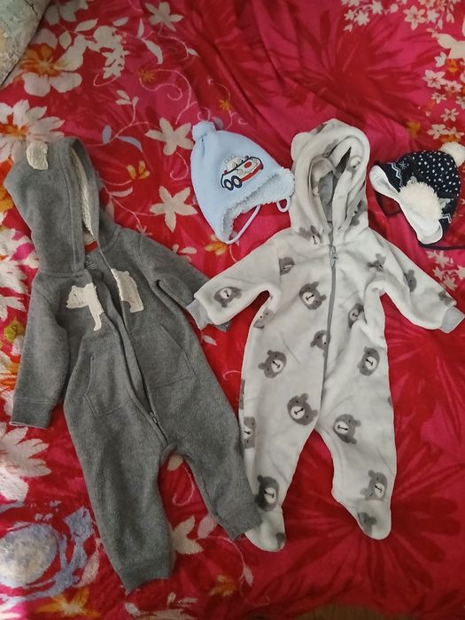 Флісовий комбінезон та утеплені костюмчики, шапочки 3-6 місяців ,лакта