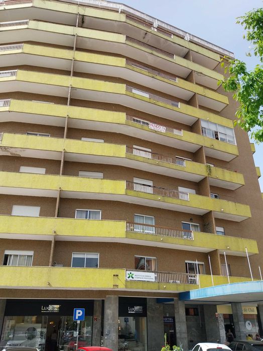 Apartamento T4 em bom estado de conservação
