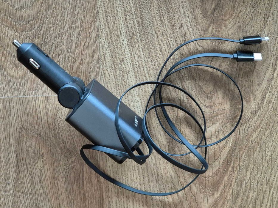 Carregador rápido Telemóvel ( USB-C e iPHONE ) para carro ( 4 em 1 )