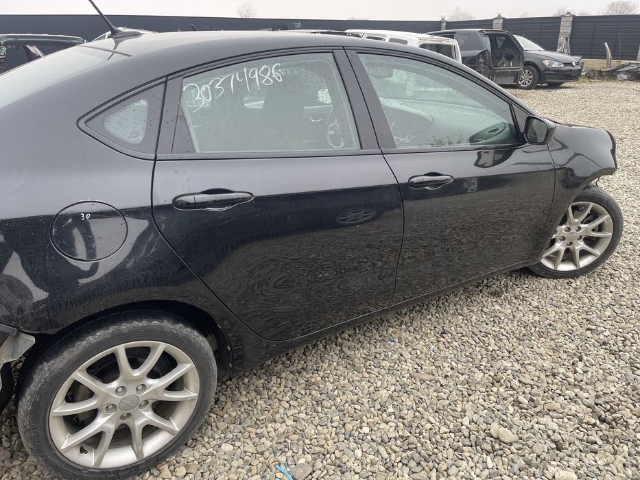 Двері (дверь) двери Dodge Dart колір PX8