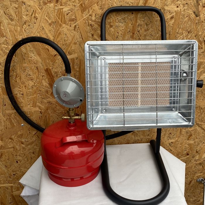 Газовый обогреватель плита Nurgaz на подставке 3500 Вт