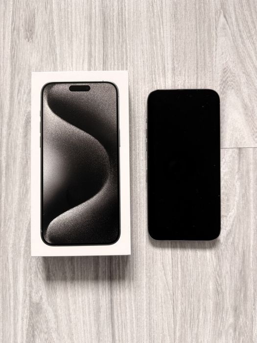 Telefon smartfon iPhone 15 Pro Max srebrny jak nowy 256GB