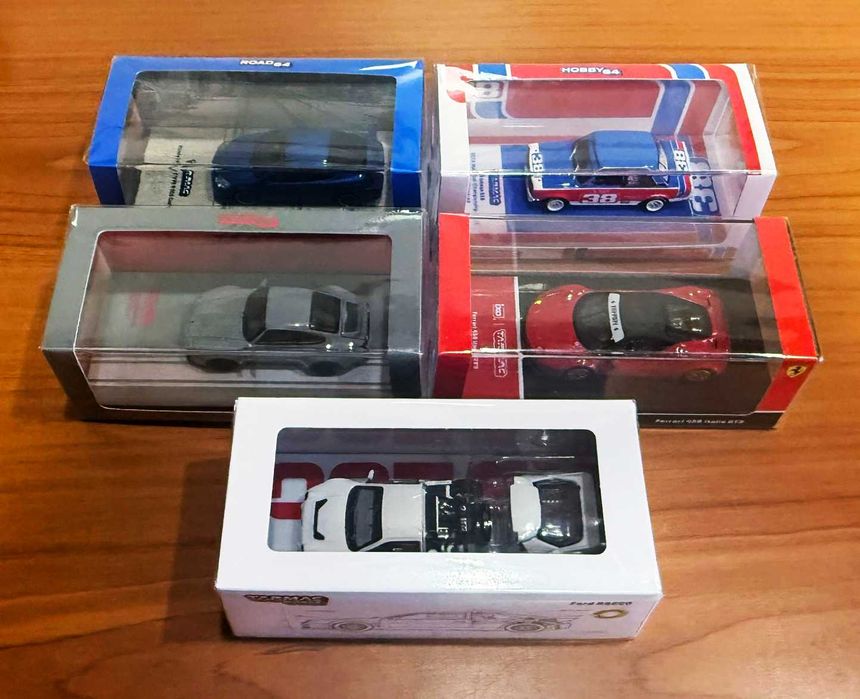5 miniaturas 1:64 Tarmac - Honda, Porsche, Ferrari e Datsun