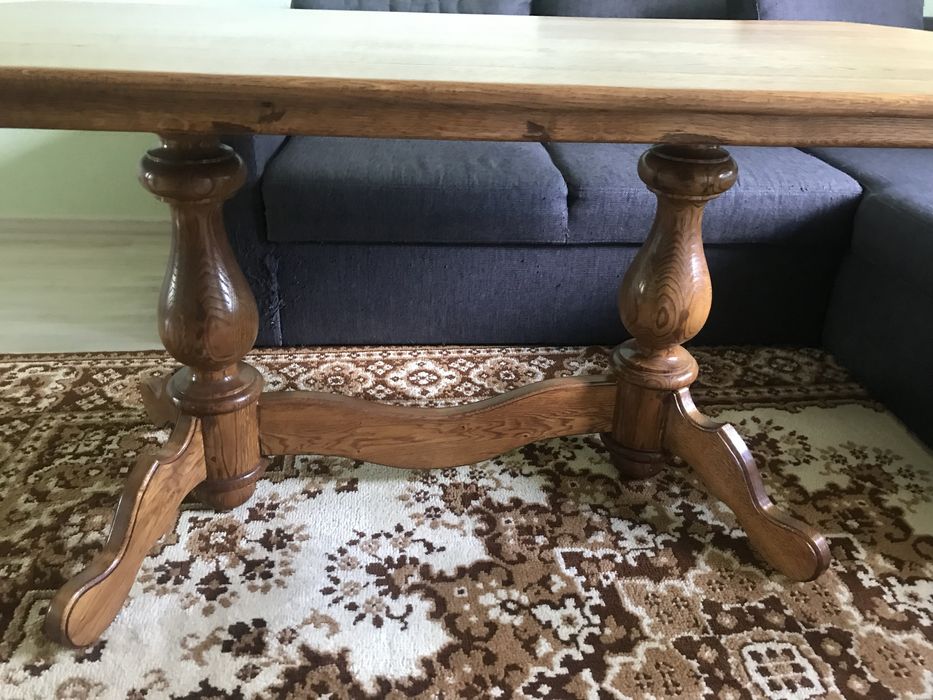 Продам стол дубовый