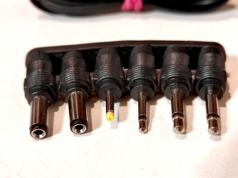 Блок живлення: 12в 3,5А  та  12в 0,5А