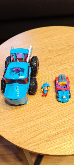 Zestaw jak na zdjęciu T-racer T-shark