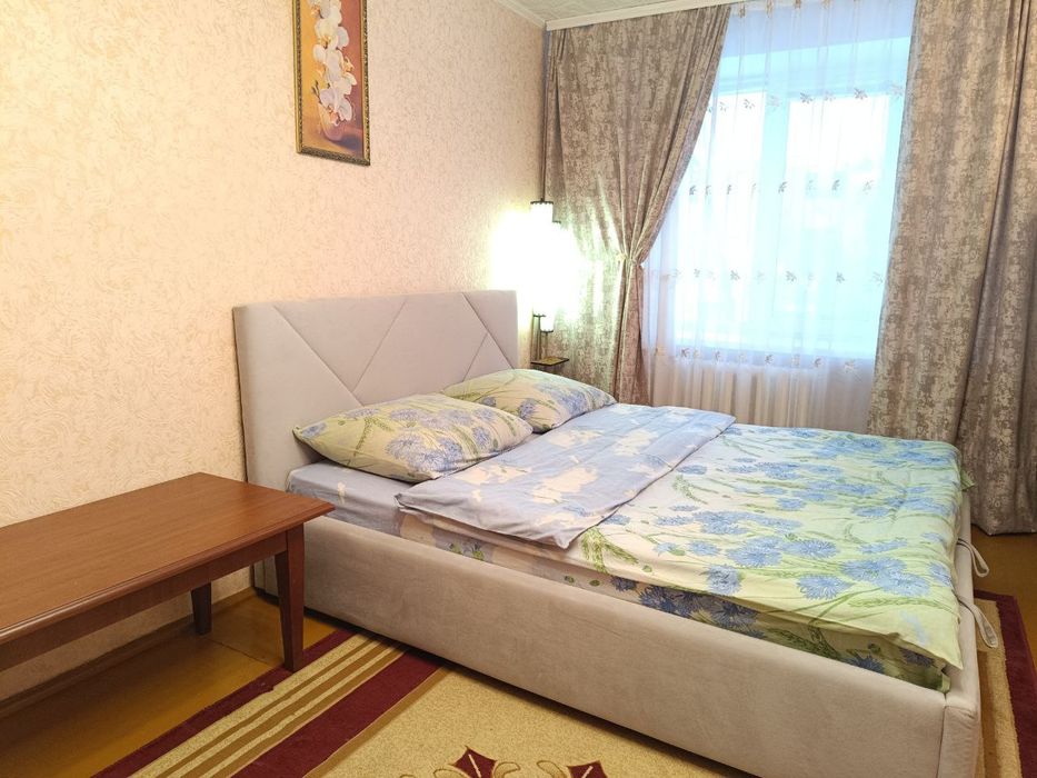 2-кім (4 окремі ліжка) ЦЕНТР/ВОКЗАЛ 5хв // Подобово