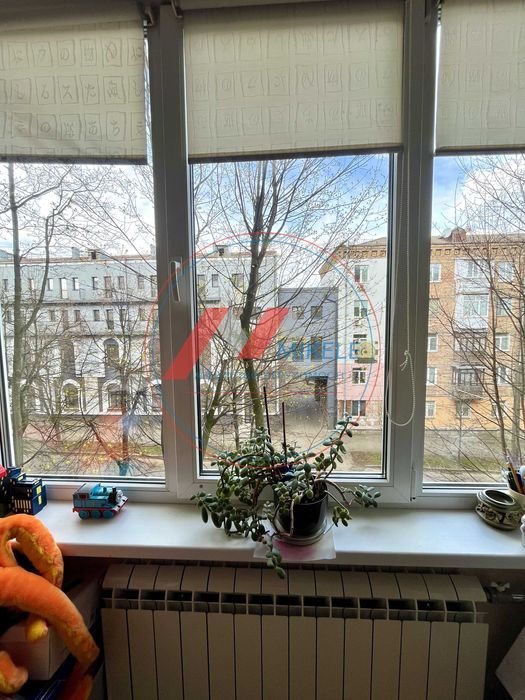 Без% Продаж 3к 70м2 з ремонтом Сталінка 3 пов Лондонська (Пітерська) Єреванська Солом'янка