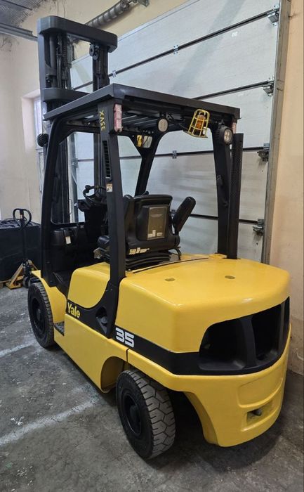 Навантажувач вилковий, дизельний 3.5 тонн Yale GDP35VX,