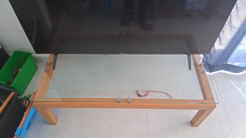 Movel de tv com tampo de vidro