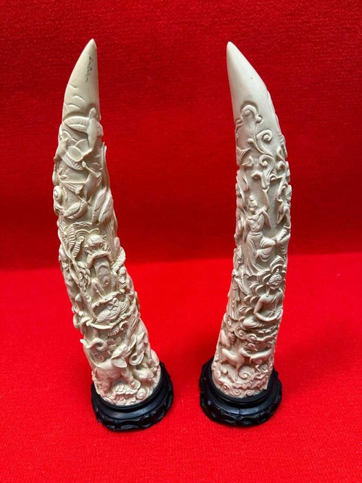 Esculturas antigas em marfinite, formas de dentes de elefante