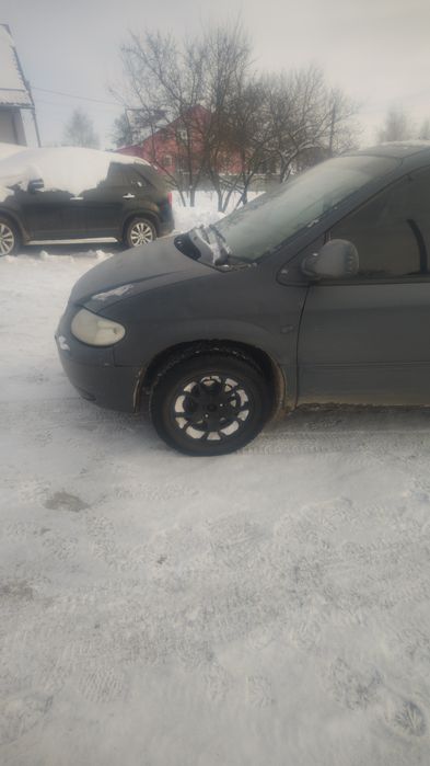 Два Крайслери гранд вояджер 2,5 срд