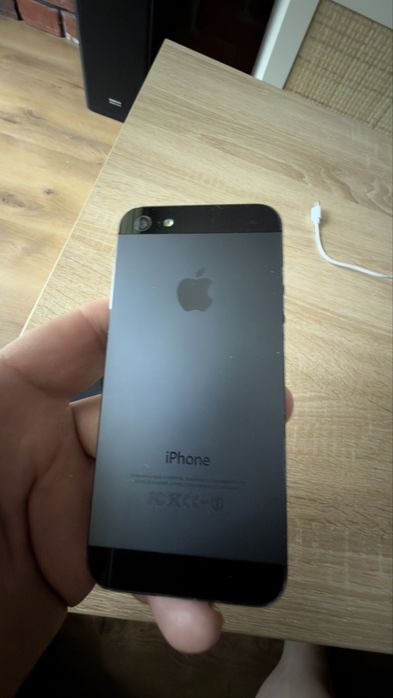 Iphon 5 s bateria 80 % dobry stan