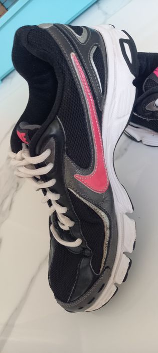 Женские кросовки Nike 38 5