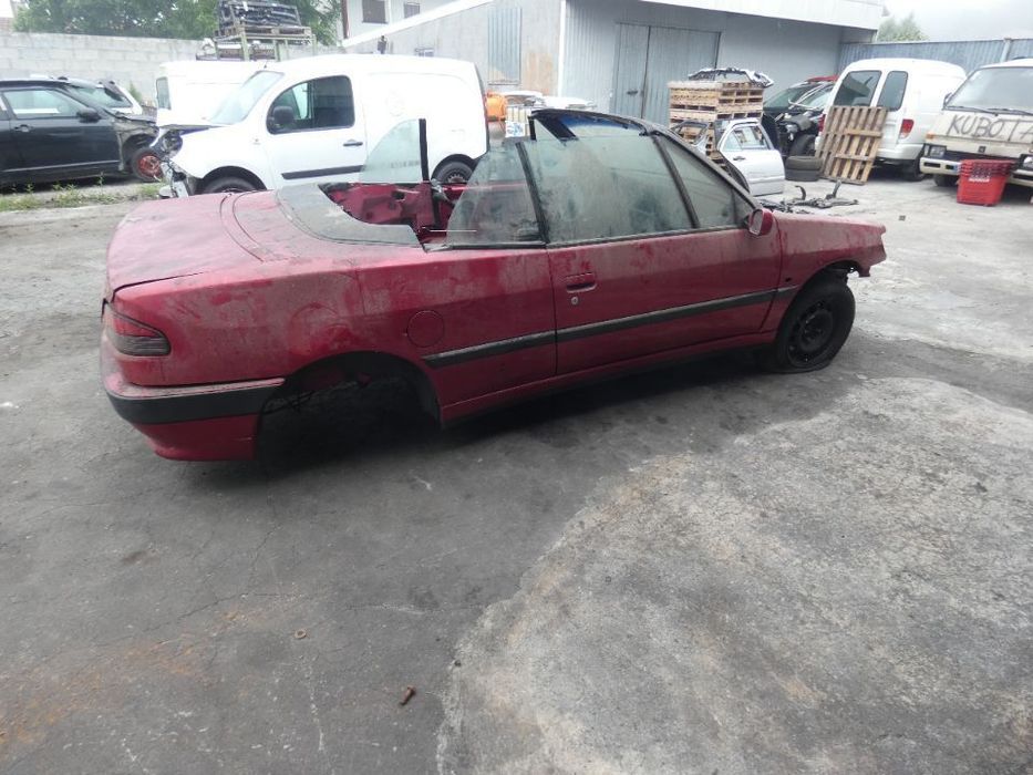 Peugeot 306 de 1998 descapotavel para peças