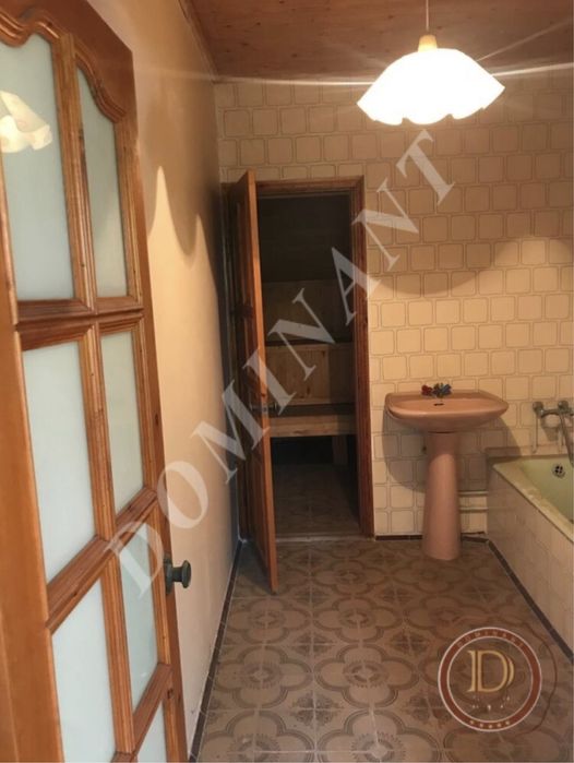 Продам заміський будинок