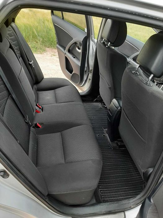 Toyota Avensis Т27 2,0 бензин/газ в доброму стані