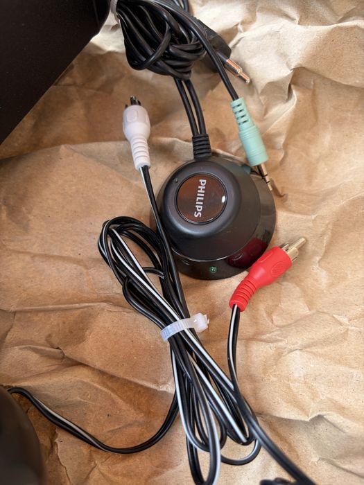 Sistema de Colunas Philips SPA5300/10 2.1 – Subwoofer Ativo + 2 Satélites