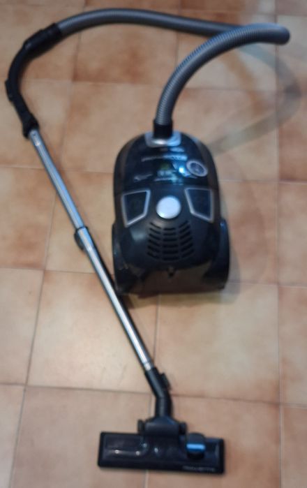Aspirador Rowenta com boa aspiração