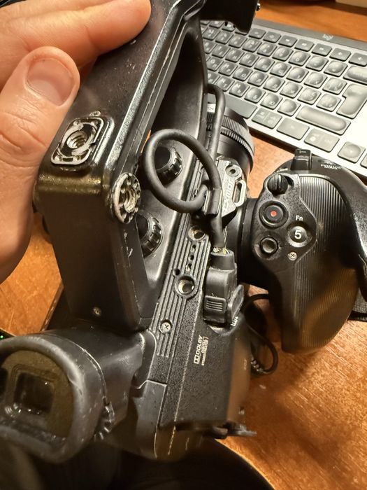 Відеокамеру Sony PXW-FS5 XDCAM Super35 Camcorder