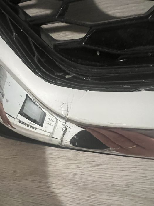 Продам решітку радіатора Nissan Qashqai 2020 року