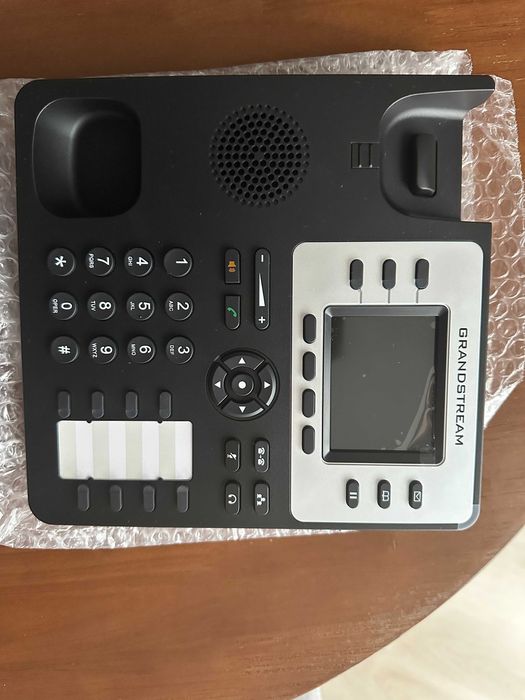 Grandstream GXP2130 – Nowy telefon IP VoIP HD Voice