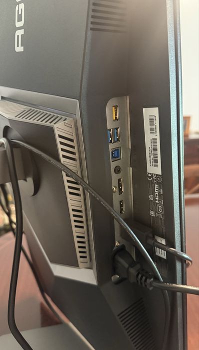 Monitor 32” OLED 4K AOC Pro