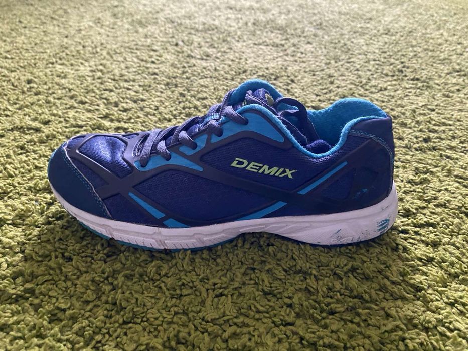 Кросівки Demix,37 розмір