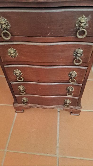 Mesinhas de cabeceira várias