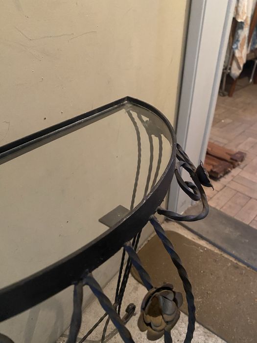 Mesa de Entrada em Ferro com Tampo de Vidro