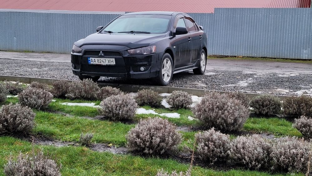 Mitsubishi Lancer X (10)