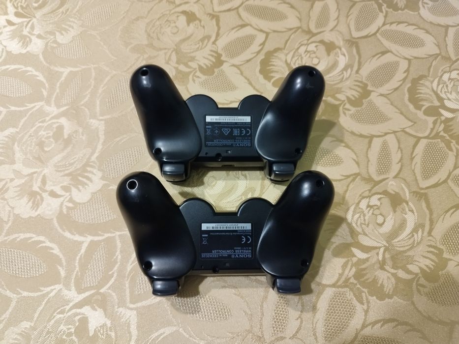 Pady ps3 PlayStation 3, stan bardzo dobry, oryginalne, wysyłka olx