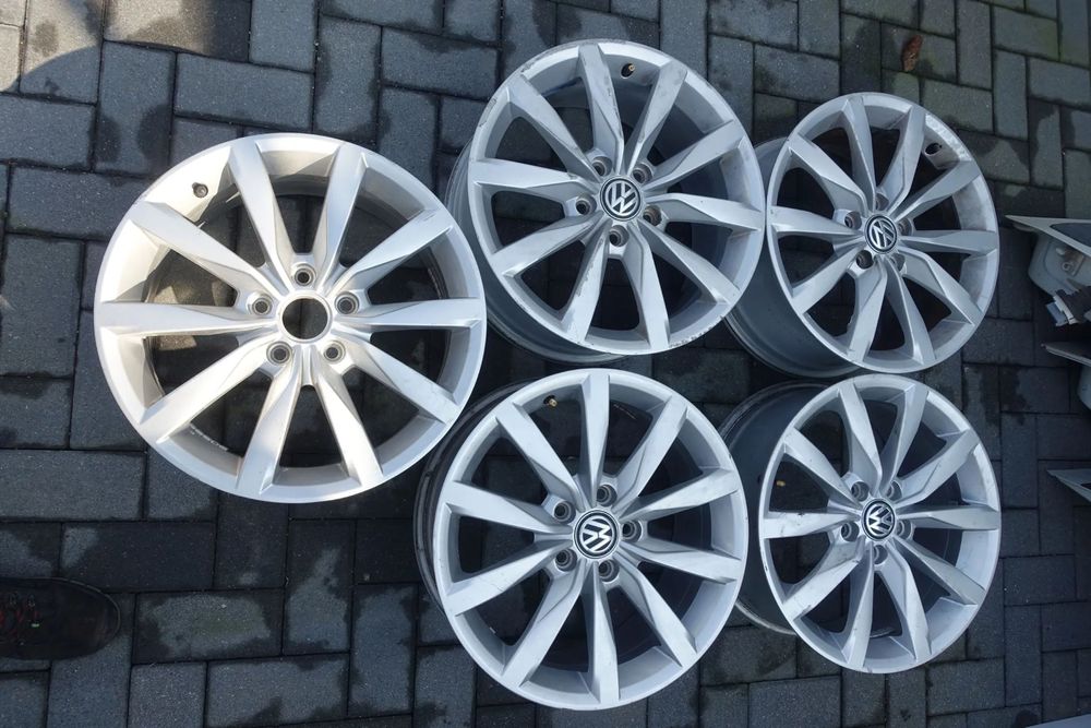 FELGA FELGI VW GOLF VII 17" 7,0 ET 49 5x112