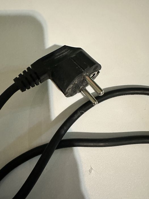 Kabel zasilający do laptopa