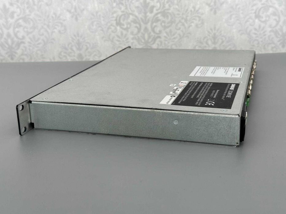 Automatyczny mikser mikrofonowy Shure SCM810E Unikat