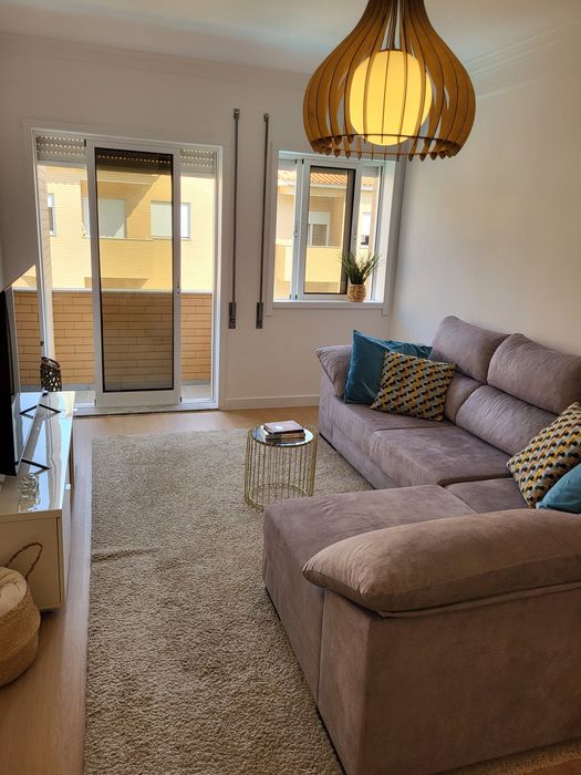 Apartamento t2 com piscina e garagem fechada em condomínio fechado em Esposende, totalmente remodelado.  Não pretendo ser contactado por imobiliárias.