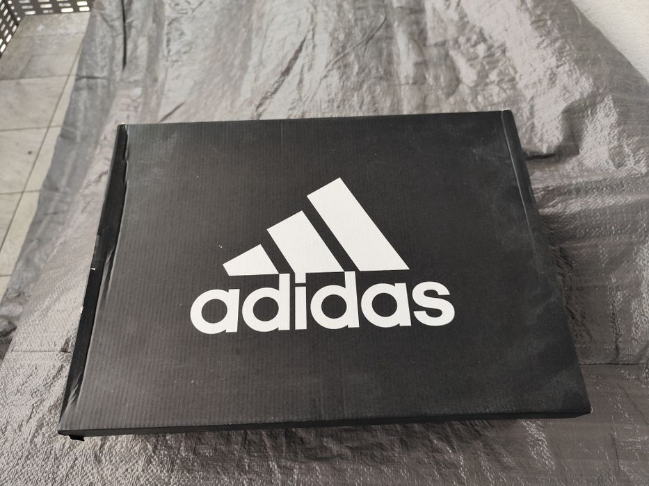 Buty sportowe ADIDAS Essence M
