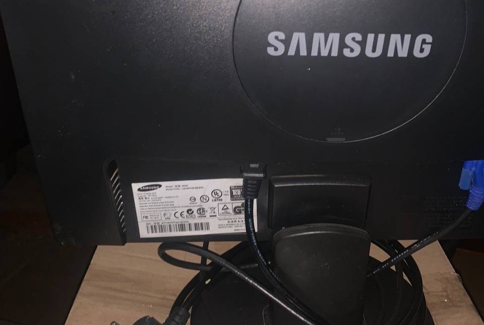 Монитор Samsung 20 дюйм