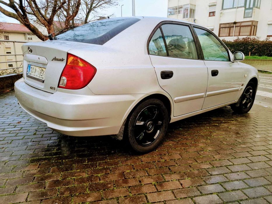 Hyundai Accent 1.5 CRDI diesel impecável