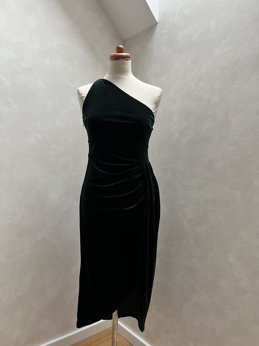 Welurowa sukienka wieczorowa