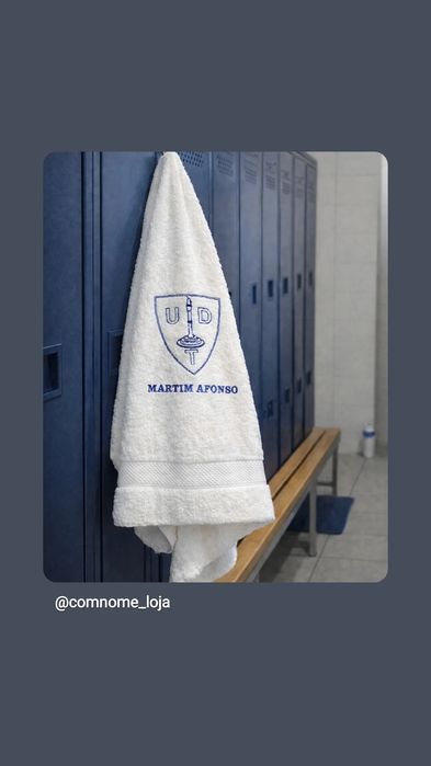 Toalha de banho bordada personalizada