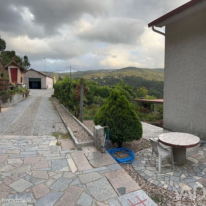 Quinta rural T4 em Valadares de 40000 m2