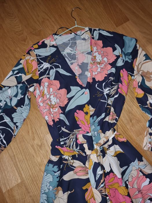 Sukienka 38, kolorowa elegancka