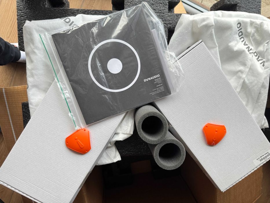 Kolumny Dynaudio Special 40 Forty SP40 Black Vine Focal Bowers Dali