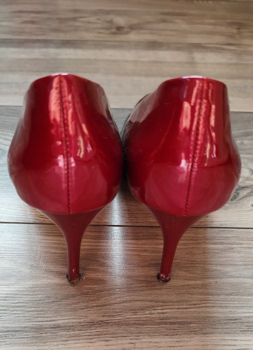 Buty na obcasie.